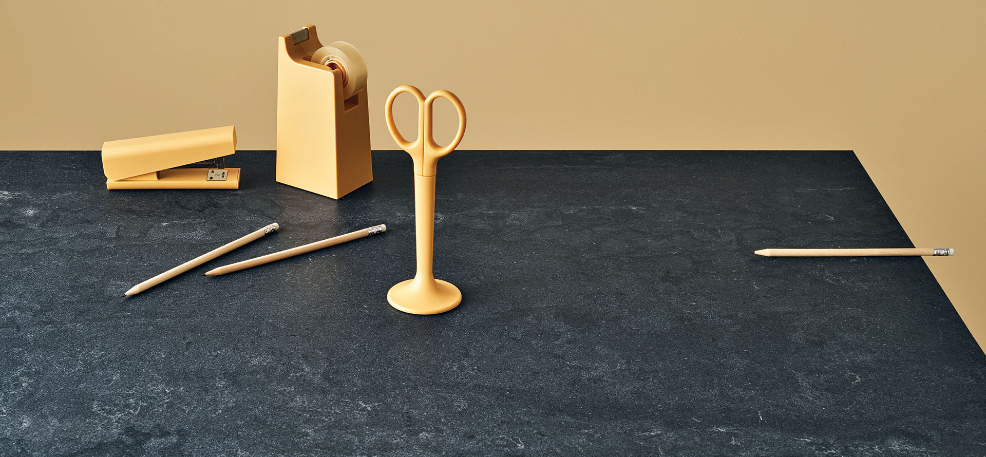 CAESARSTONE BLACK TEMPAL QUARTZ