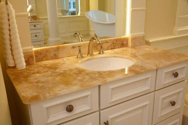Cappuccino Onyx Bathroom