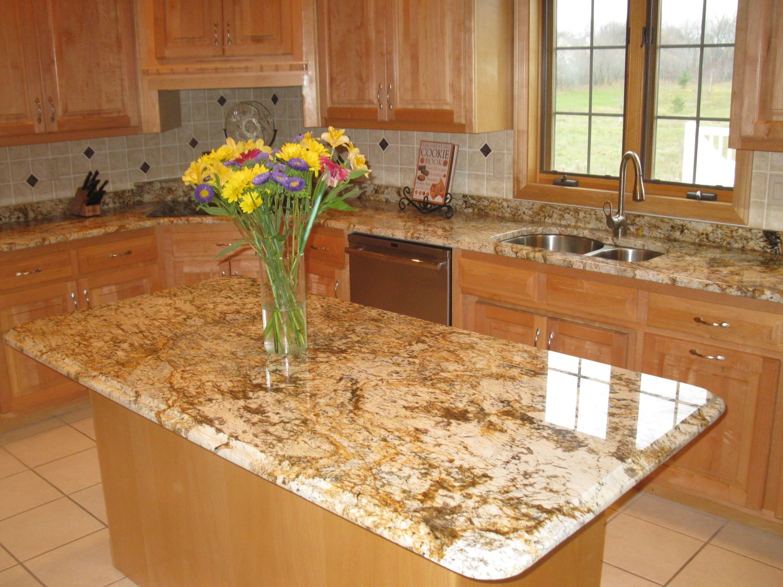 Geriba Beach Granite Kitchen