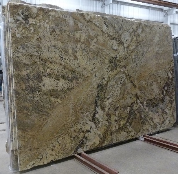 Netuno Bordeaux Granite Slab