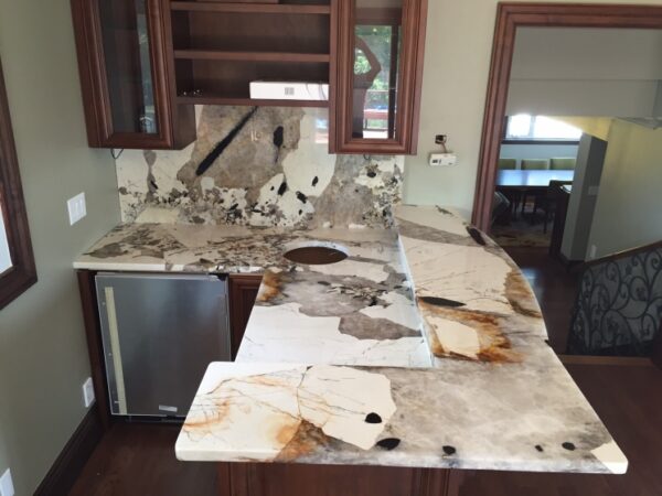 Patagonia Crystal Granite Kitchen1