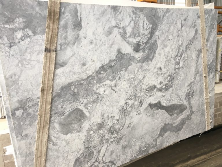Super White Quartzite Natural Slab Countertops