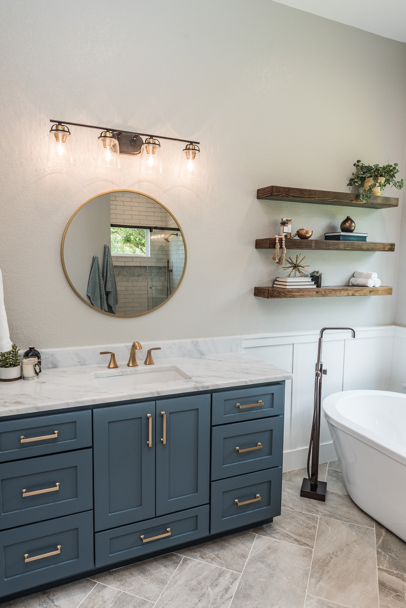 Tesero Bianco Marble Bathroom