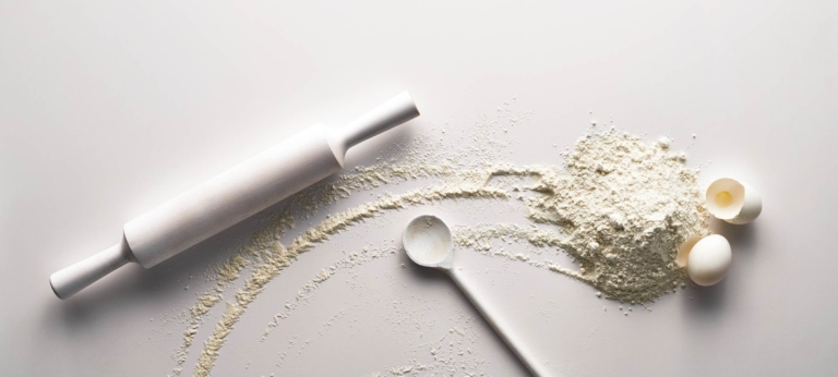 Vivid White Caesarstone Quartz Kitchen Countertops