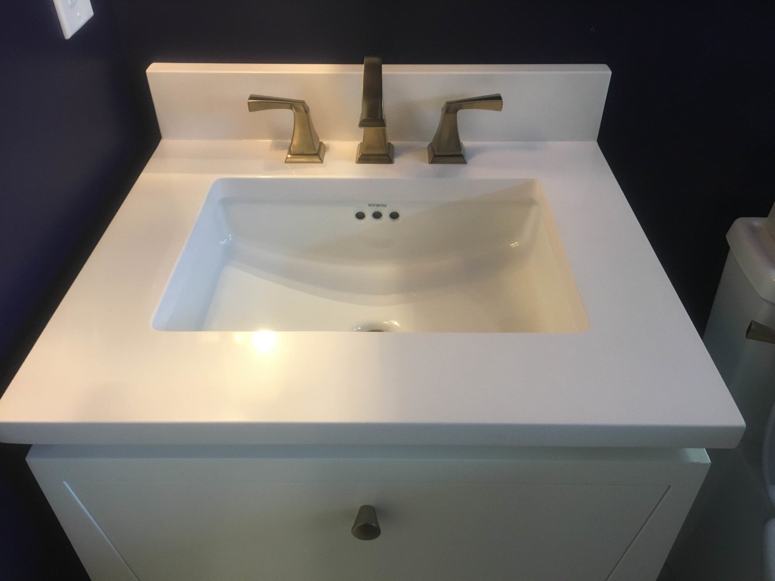 White Zeus Silestone Quartz Bathroom