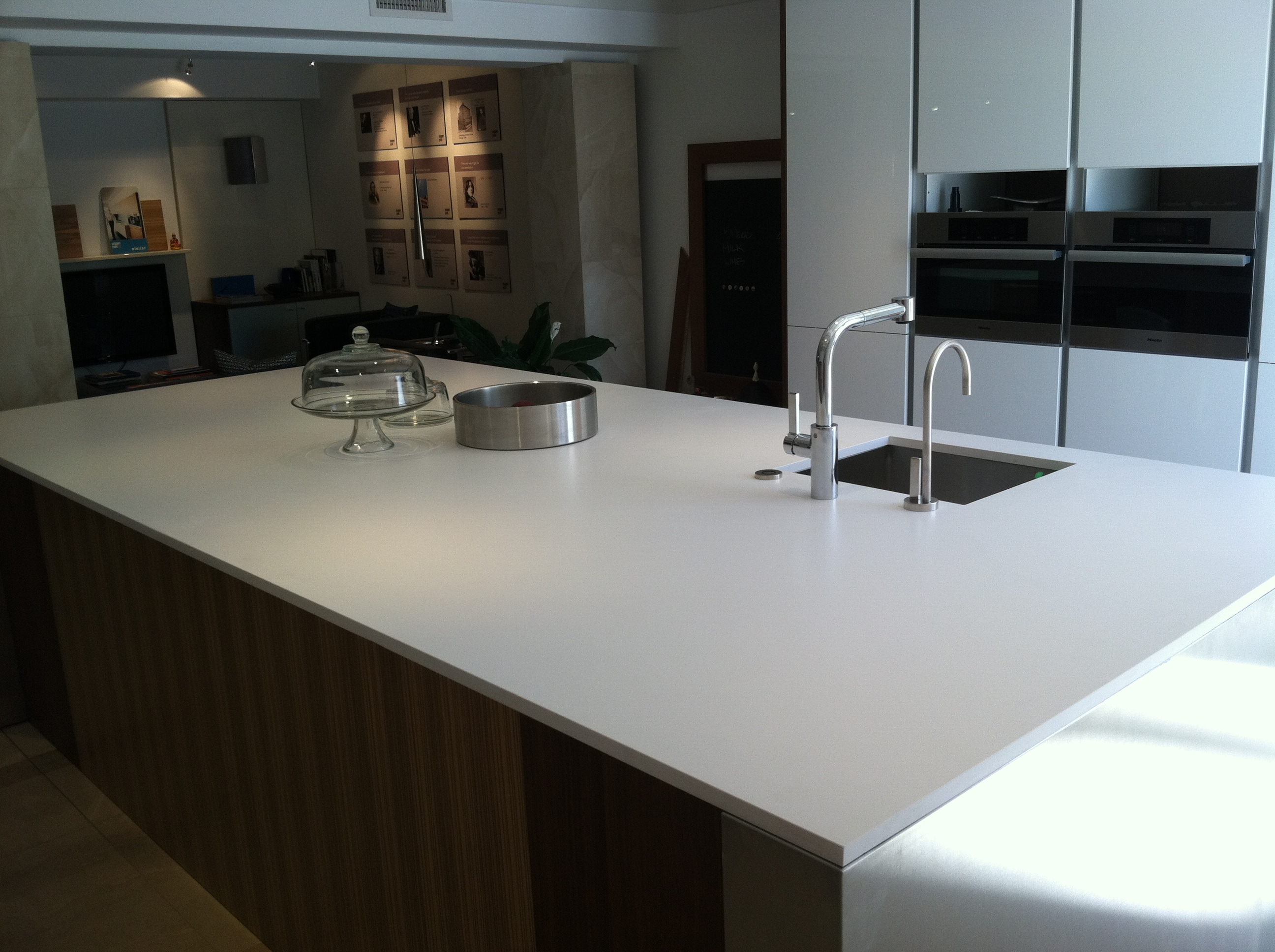 White Zeus Silestone Quartz Kitchen